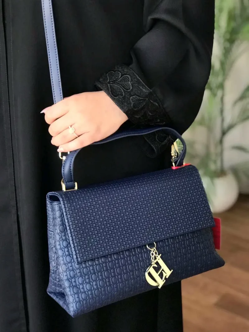 شنطة سي اتش كحلي كتف