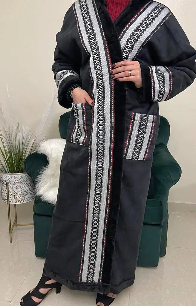 فروة نسائية سوداء سدو