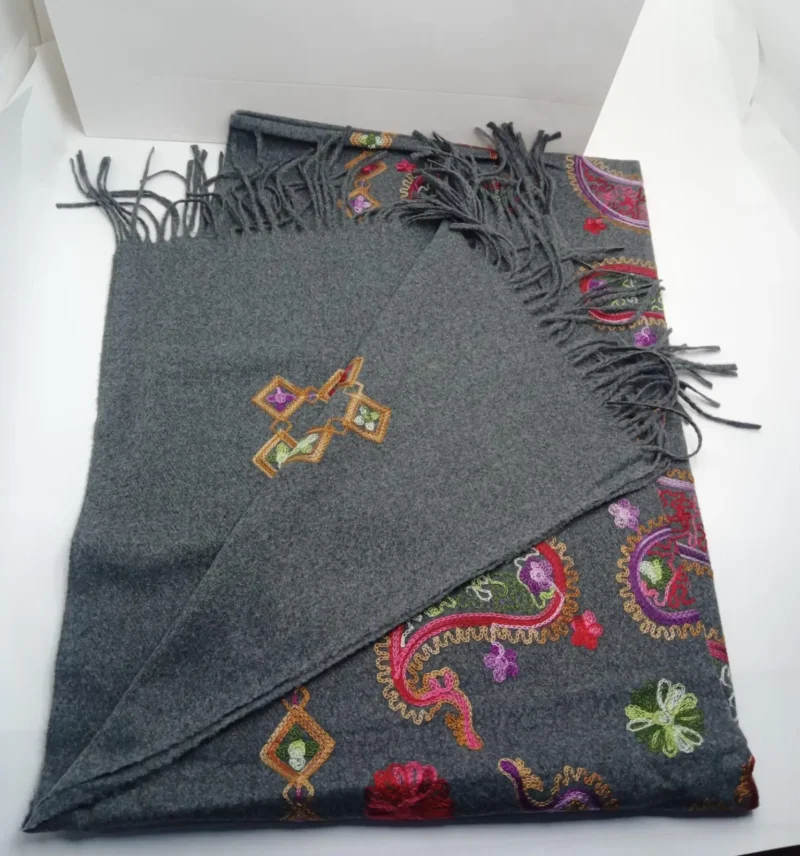 شال فرو كشميري نسائي