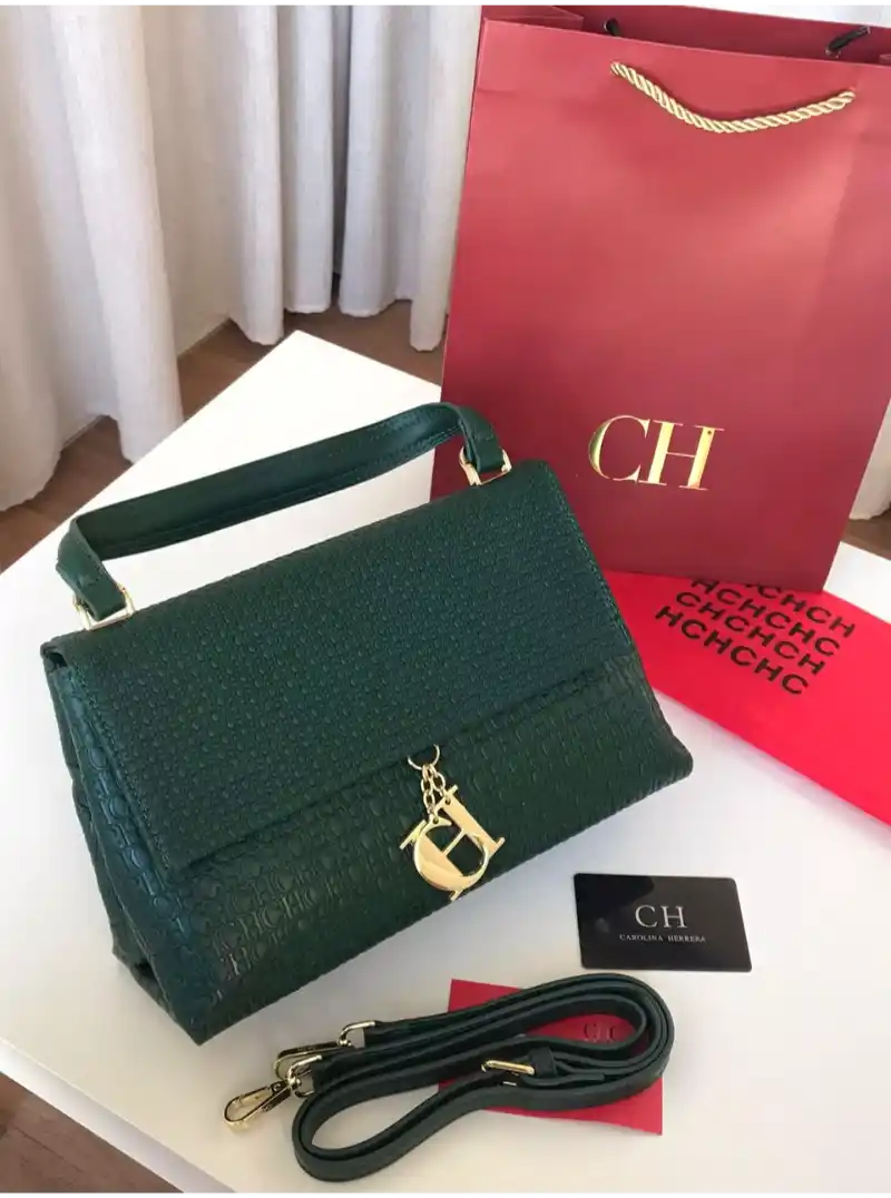 شنطة سي اتش لون أخضر