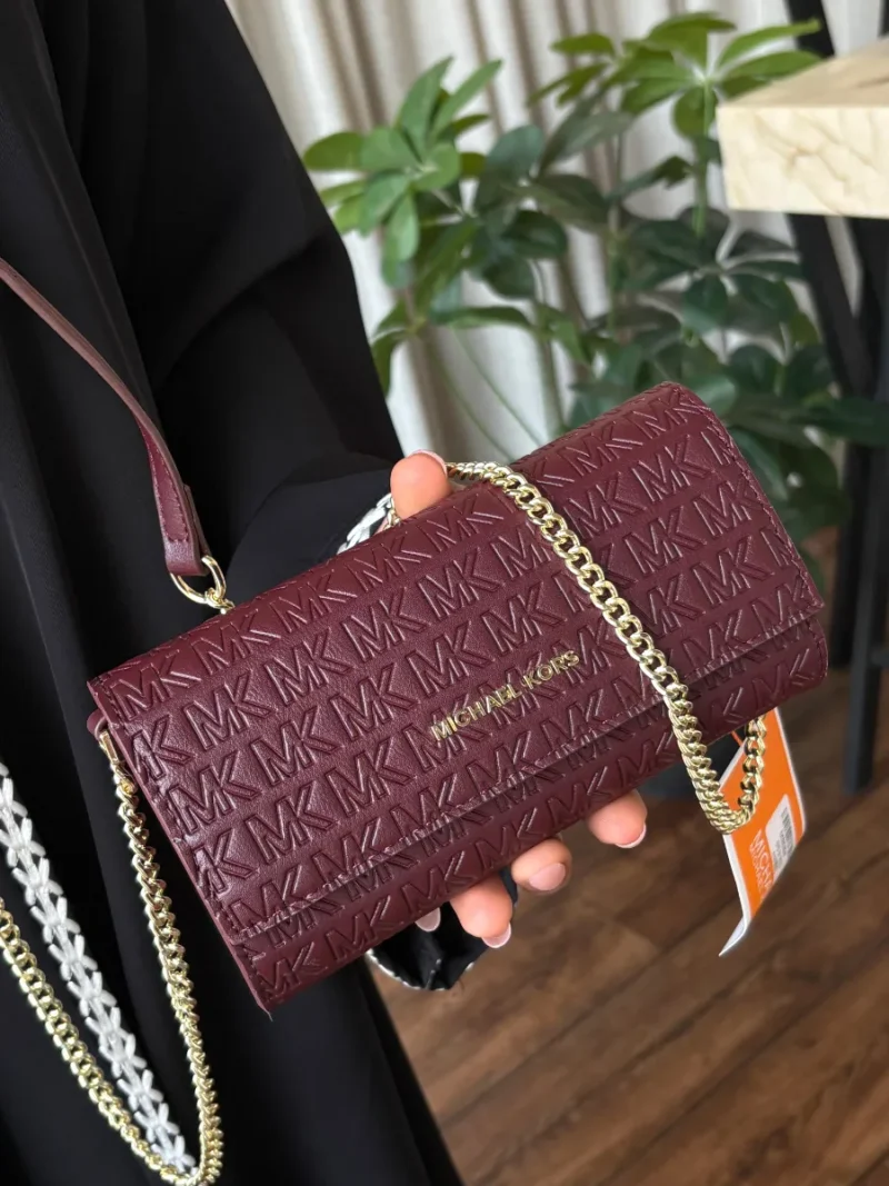 شنطة عنابي صغيرة