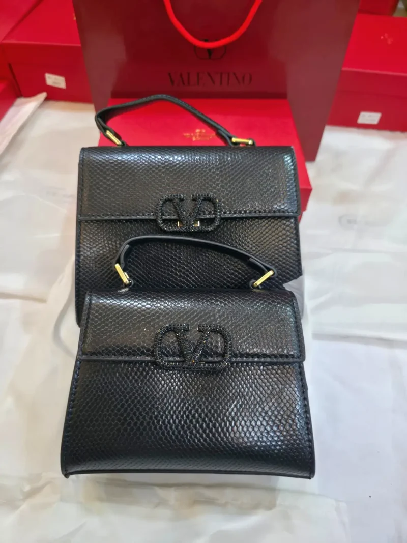 شنطة فالنتينو جلد اسود