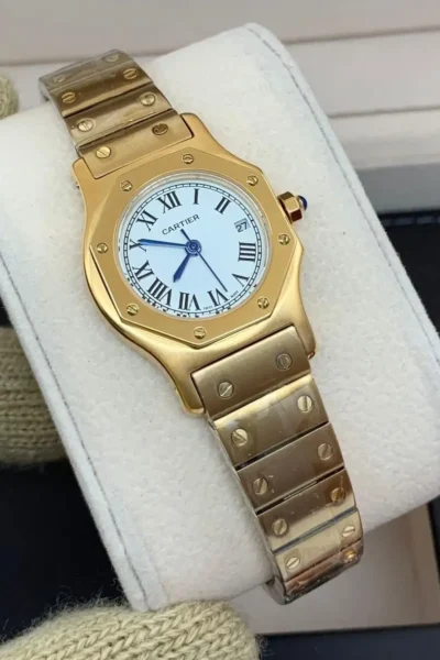 ساعه نسائيه دائريه كارتير