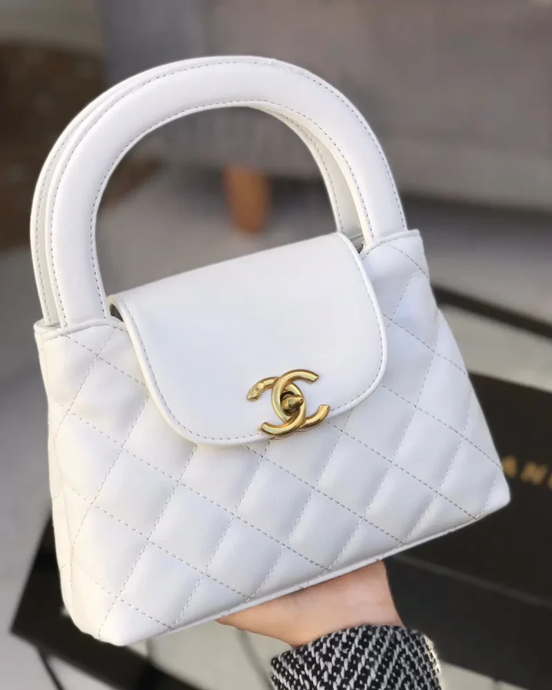 شنطة شانيل ابيض