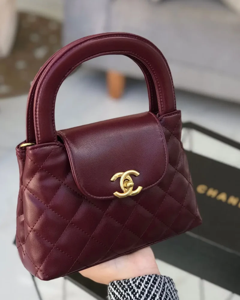 شنطة شانيل احمر