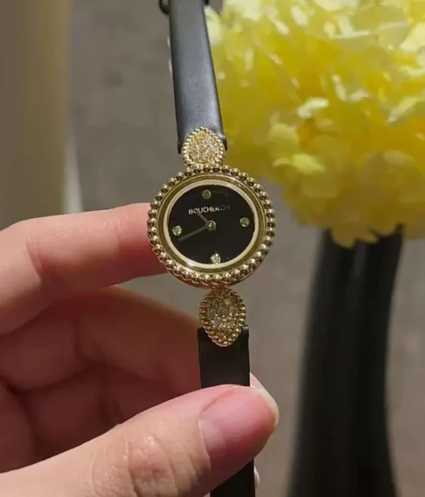 ساعة بوشرون جلد