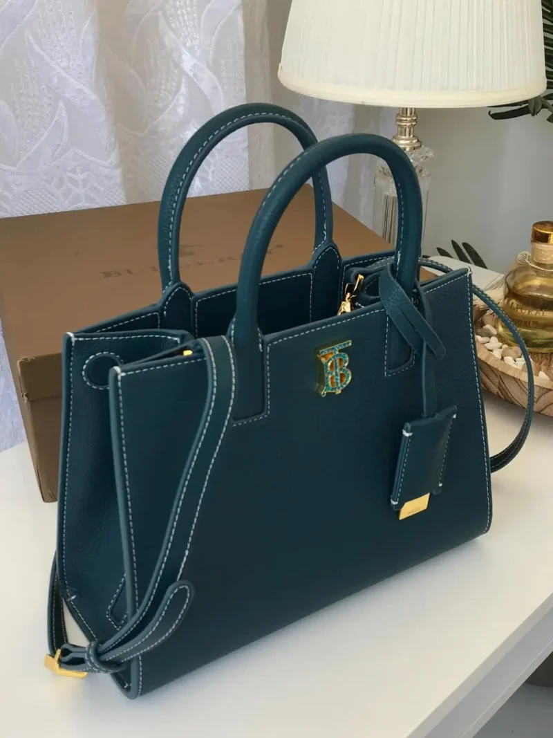 شنطة بربري اخضر