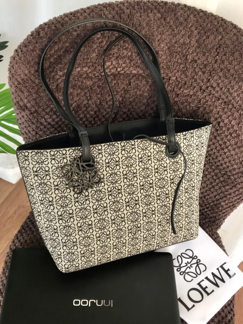 شنطة لويفي قماش