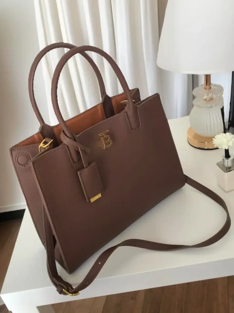 شنطة بربري توت باق بني