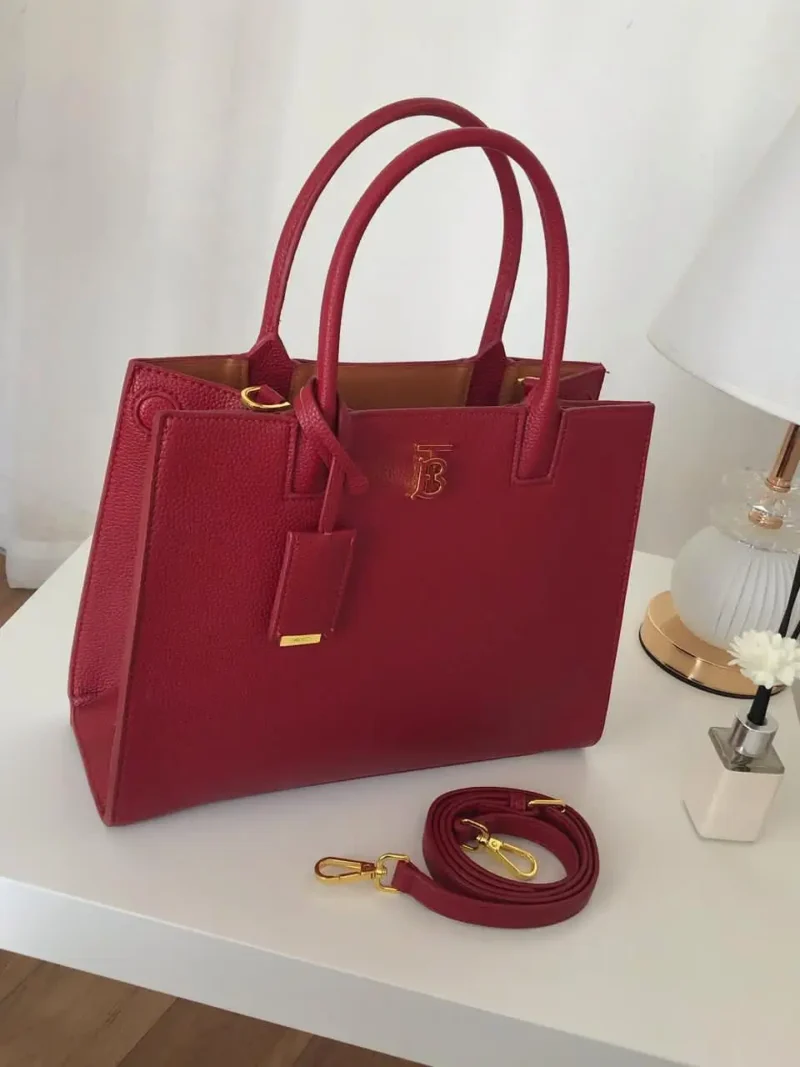 شنطة بربري احمر كبيره