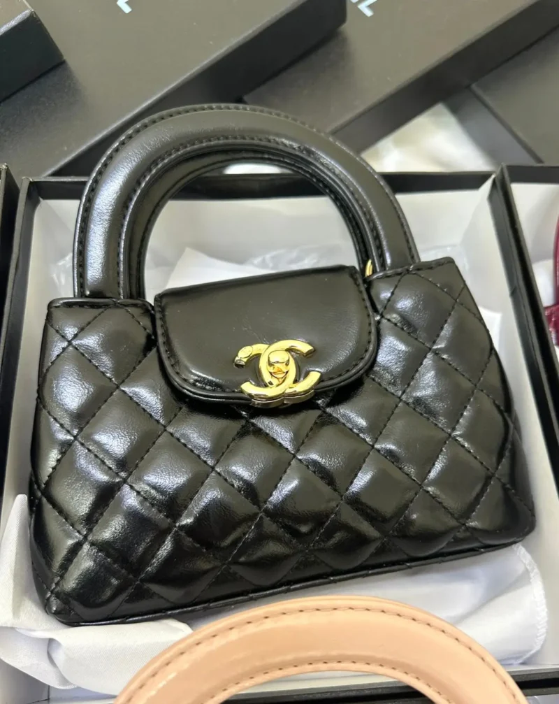 شنطة شانيل اسود لامع