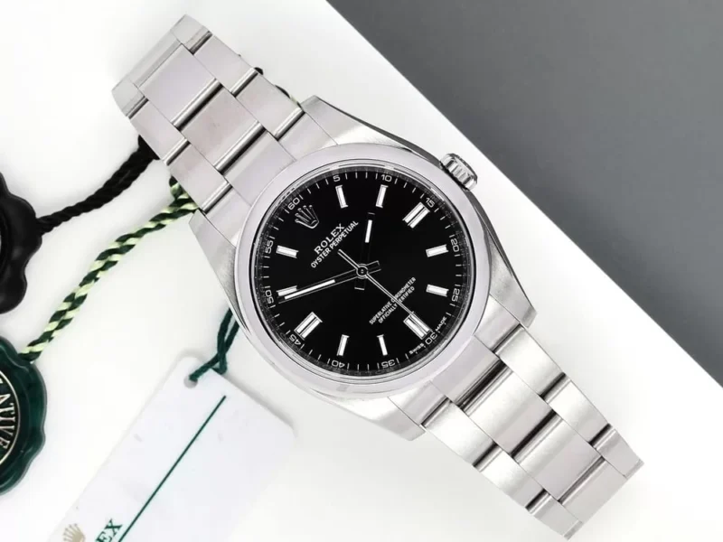 ساعة رولكس فضي مينا اسود