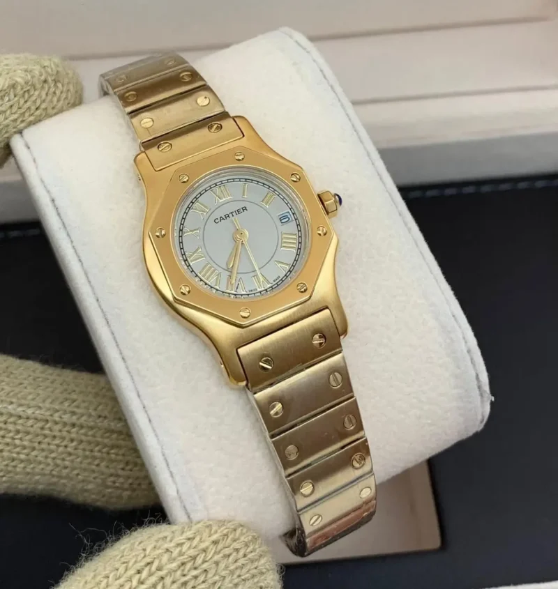 ساعة كارتير نسائي ذهبي صغيرة