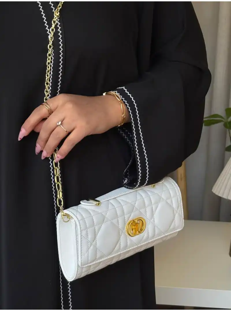 شنطة ديور ميني بيضاء