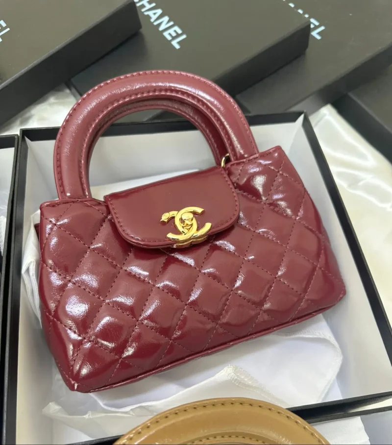 شنطة شانيل عنابي لمعه