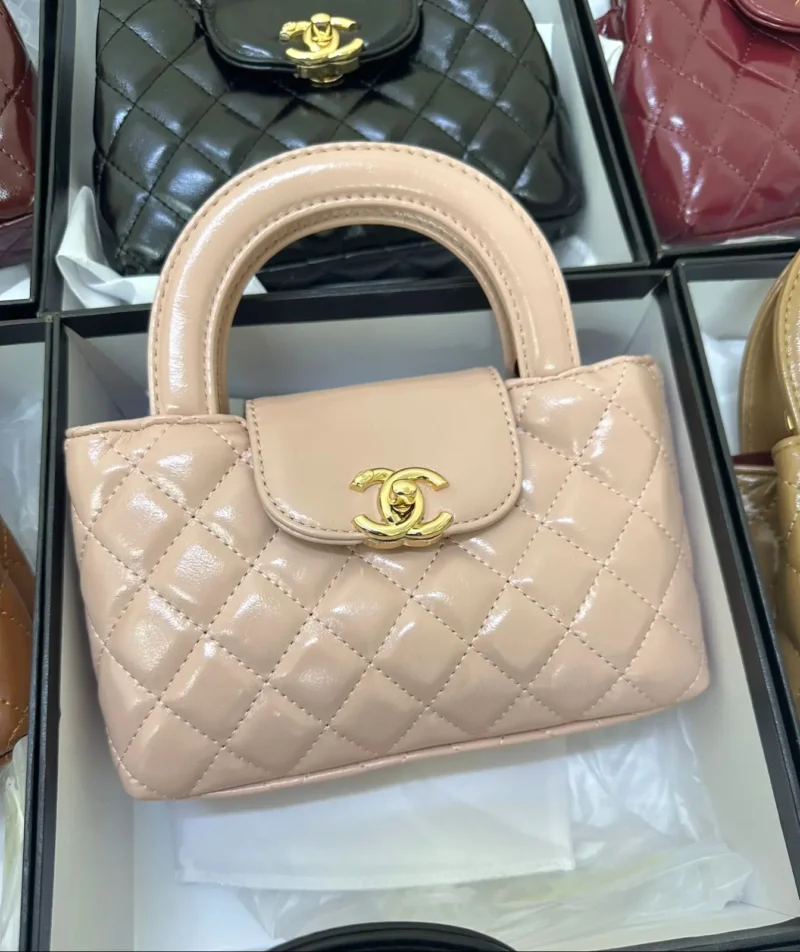 شنطة شانيل وردي فاتح