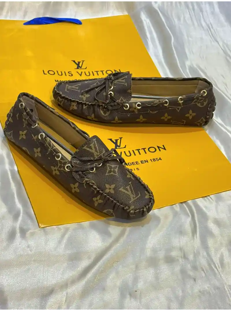 فلات lv نسائي