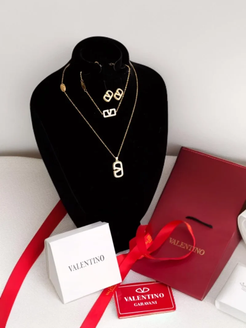 اكسسوارات فالنتينو نسائية