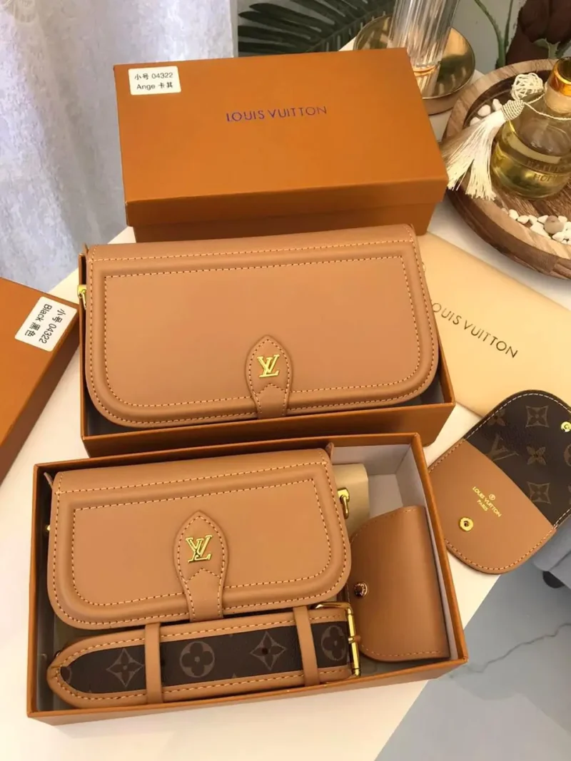 شنطة صغيرة ماركة