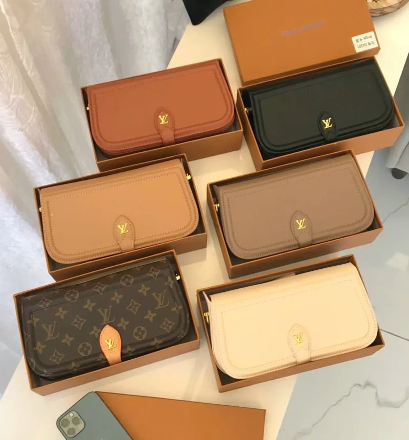 شنط لويس صغيرة