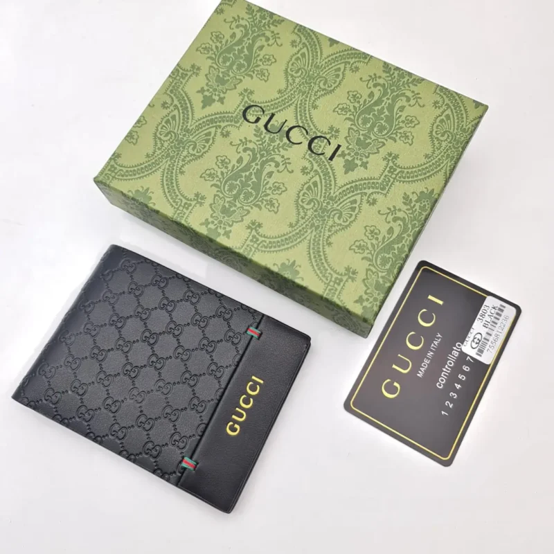 بوك رجالي ماركة قوتشي