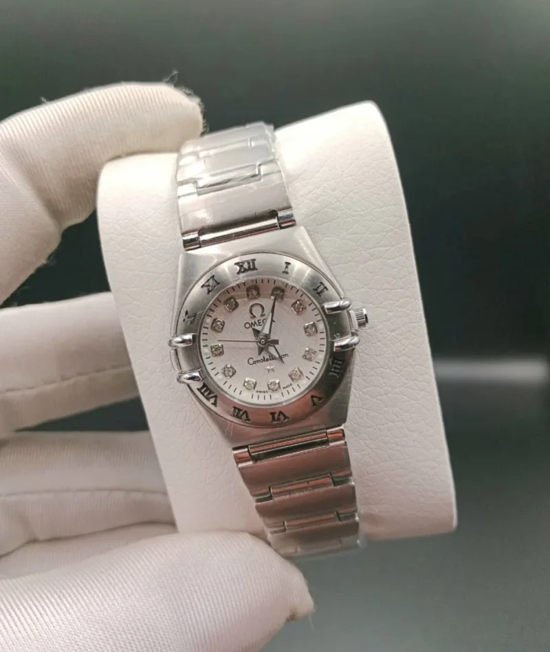 اوميغا نسائي ميني فضي