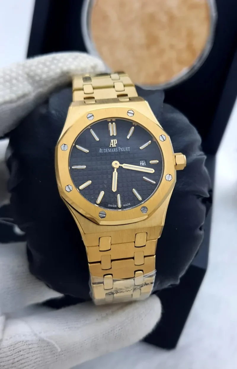 ساعة ادمير نسائيه ذهبي