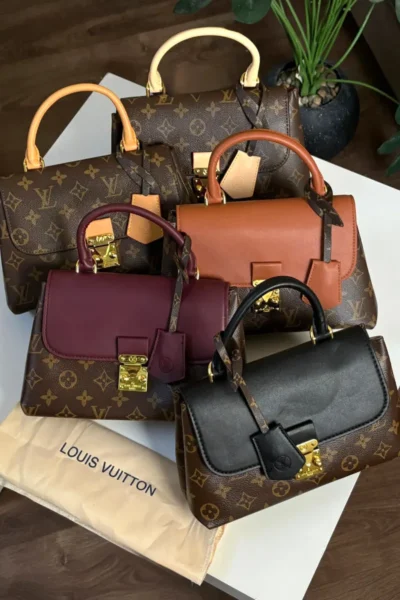 شنط LV نانو مادلين