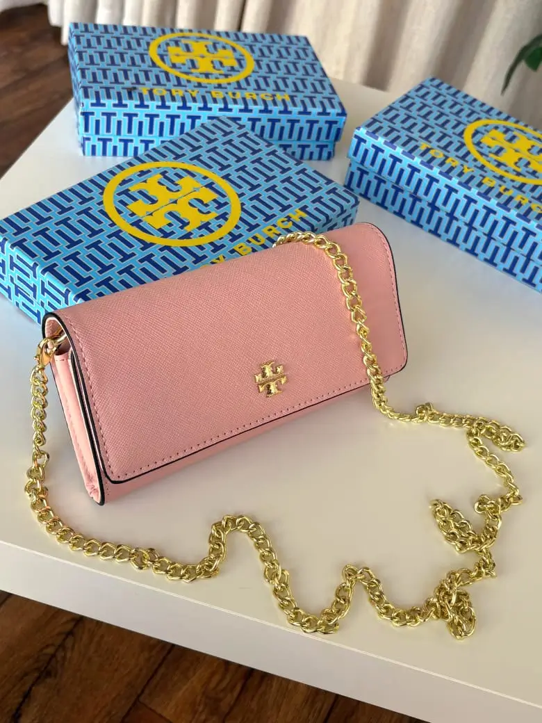 شنطه صغيره لون وردي