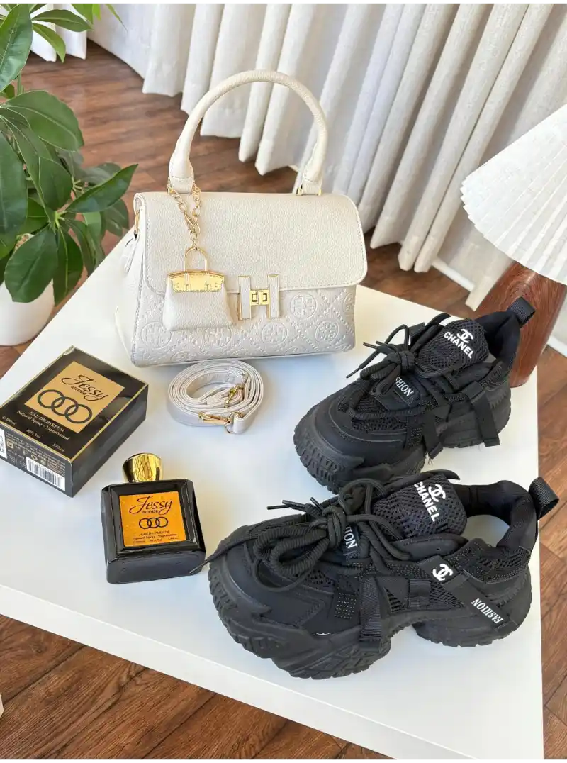 شوز وشنطة نسائي مع عطر