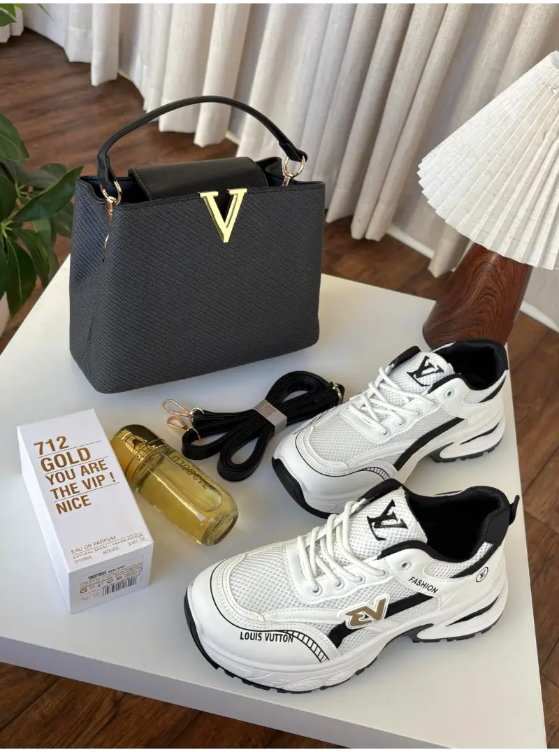 طقم شنطة وشوز نسائي lv