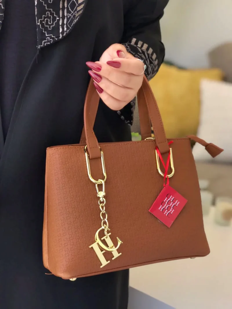 شنط سي اتش بنية