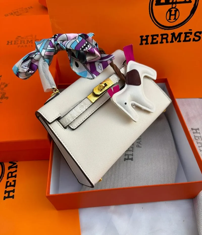 شنطة هرمز نسائي ابيض