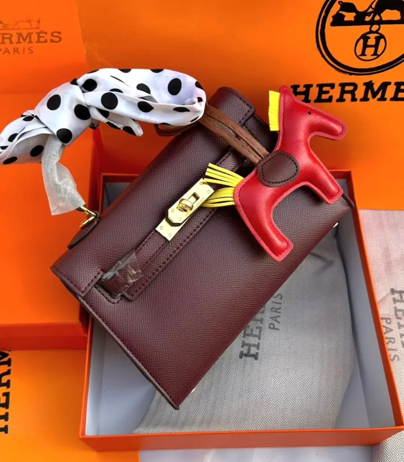 شنطة هرمز حصان عنابي