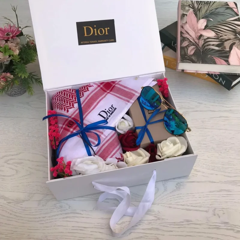 هدية رجالية شماغ ونظارة