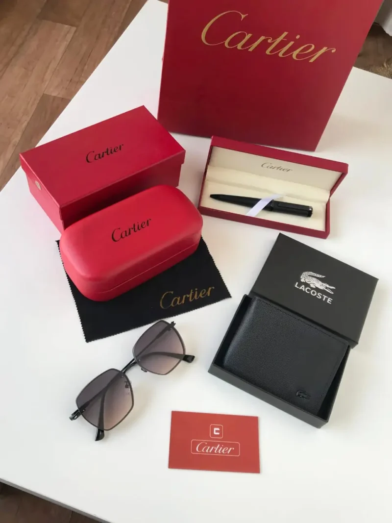 نظارة وقلم وبوك كارتير