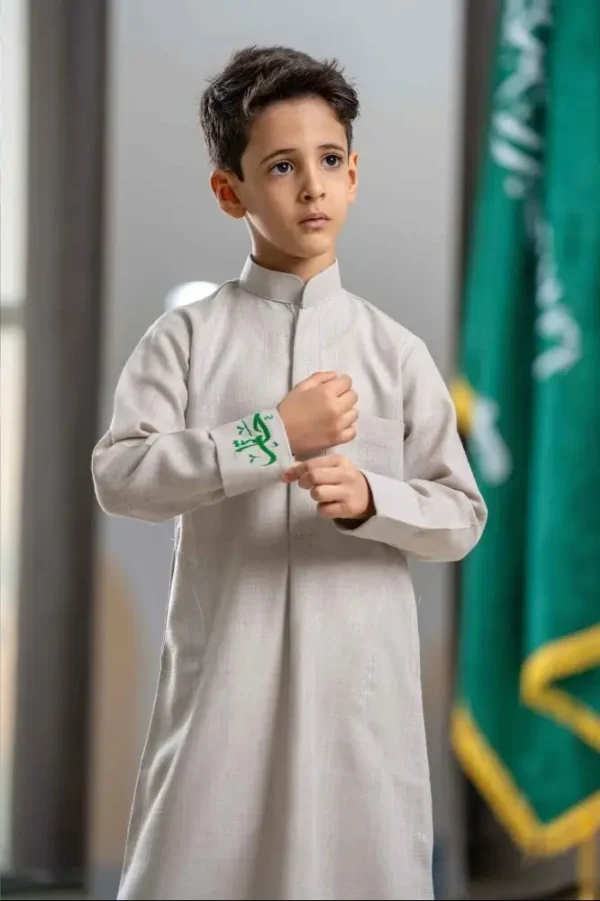 ثوب ولادي ملون