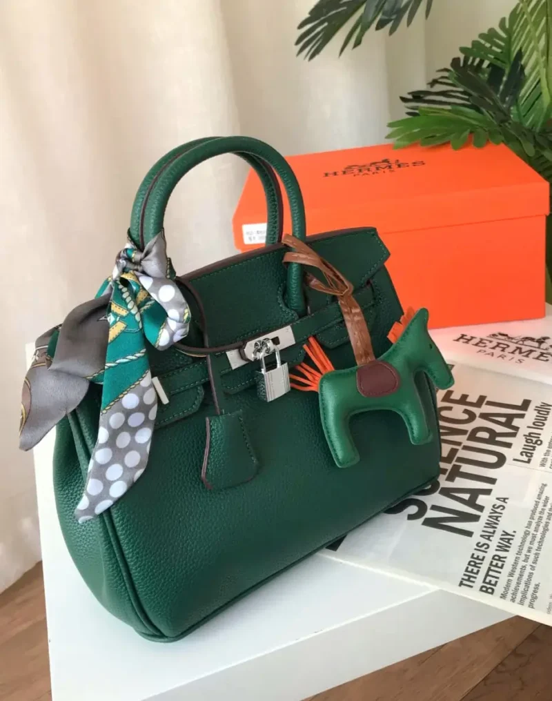 شنطة هرمز جلد اخضر