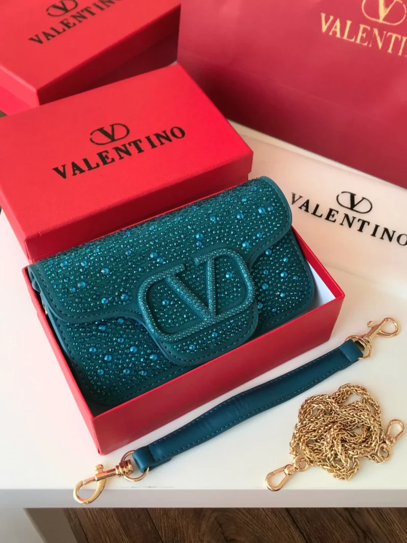 شنطة فلانتينو خضراء