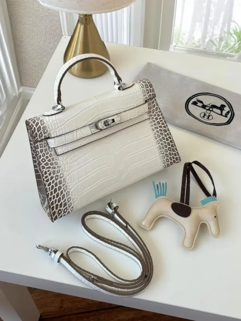 شنطه ايرميز بيضاء