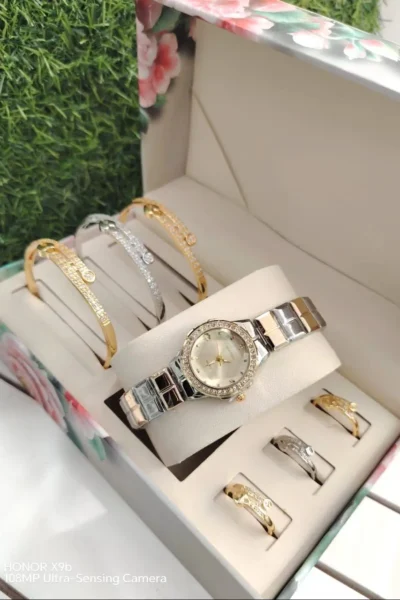 طقم هدية نسائية ساعة ولساور وخواتم
