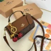 شنطة كوتش مع الكرز