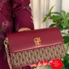 شنطه سي اتش الحمراء