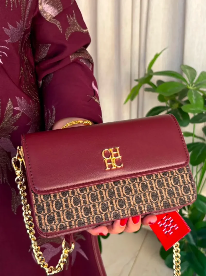 شنطه سي اتش الحمراء