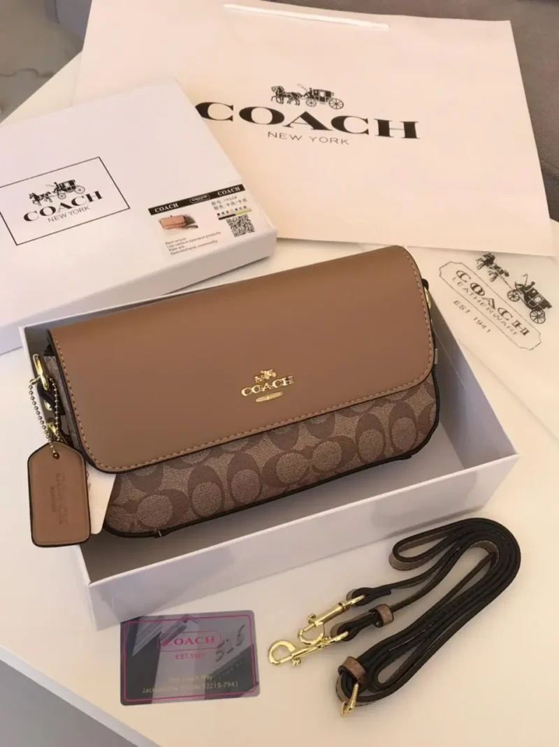 شنطه كوتش بني صغيره