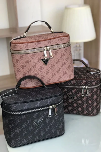 شنط مكياج ماركات