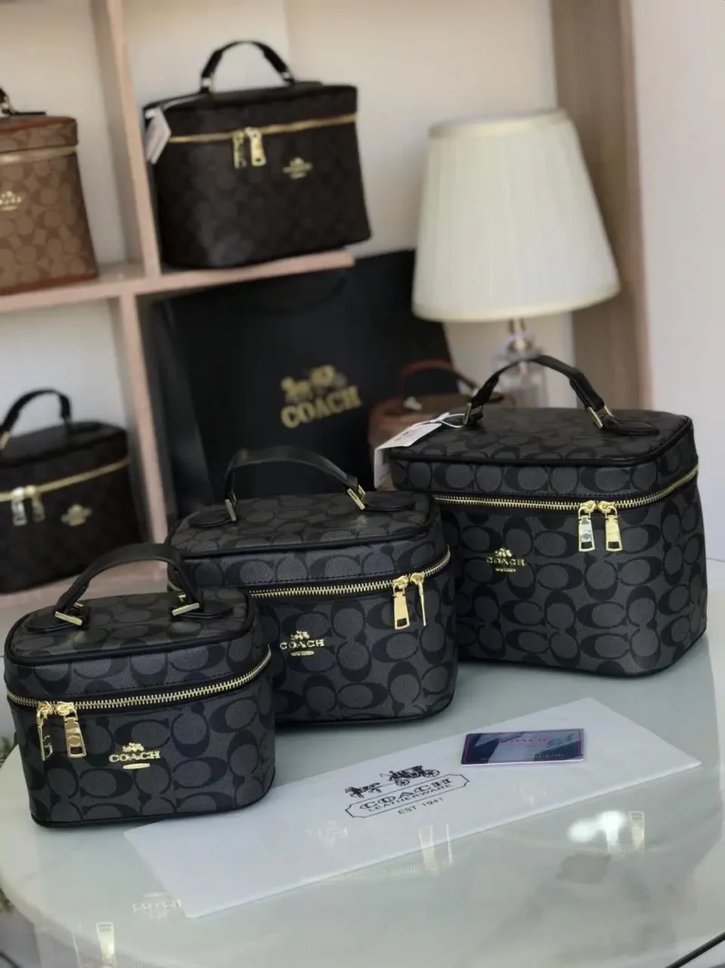 شنط مكياج كوتش