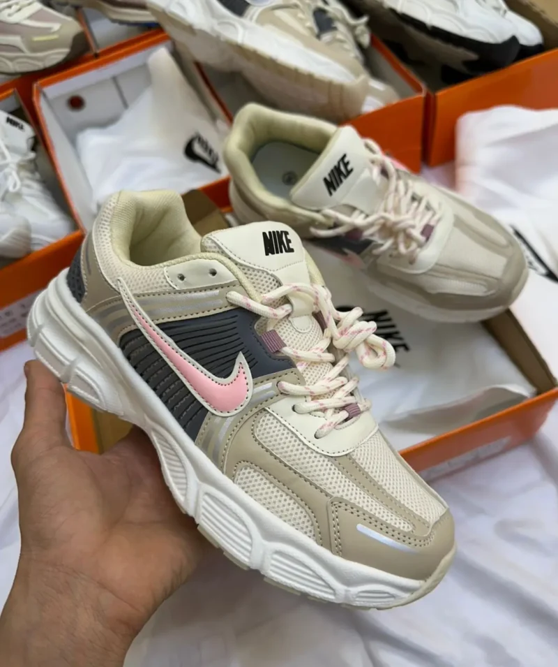 شوز نايك ملون