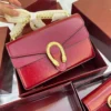 شنطة قوتشي حمراء