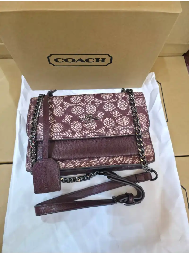 شنطه كوتش ميني العنابي